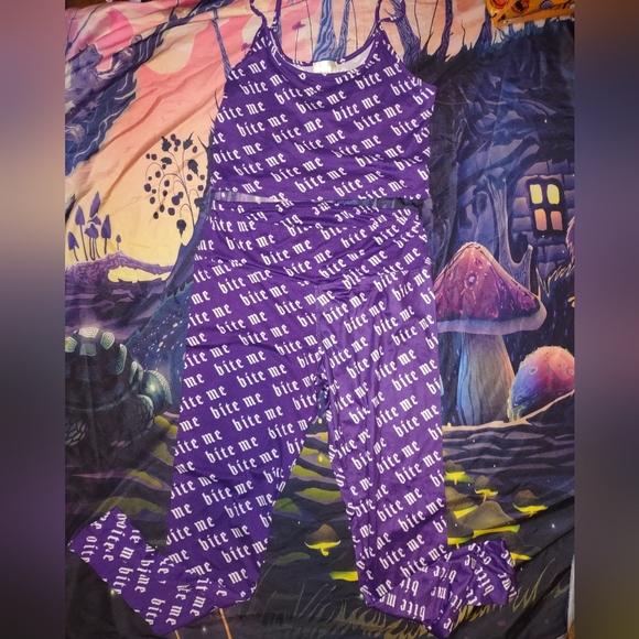 Bite Me Vampire Athletic Apparel set - Picture 8 of 15